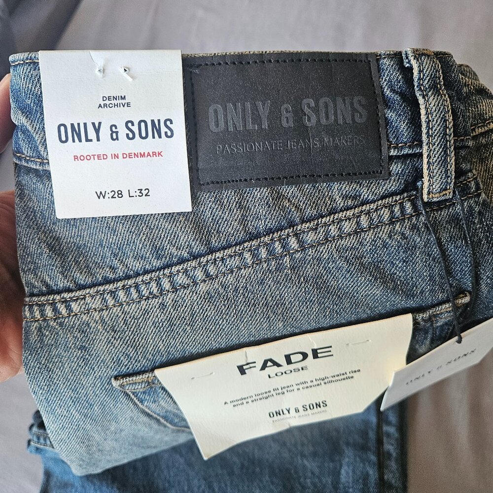 NWT Baggy Vintage Tint Jeans